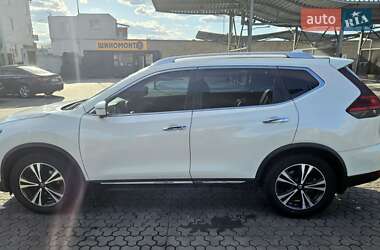 Внедорожник / Кроссовер Nissan Rogue 2017 в 