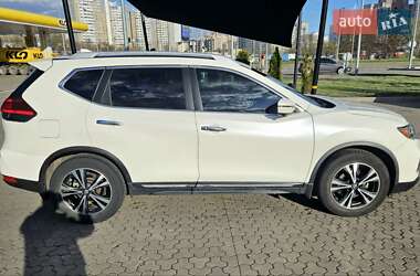 Внедорожник / Кроссовер Nissan Rogue 2017 в 