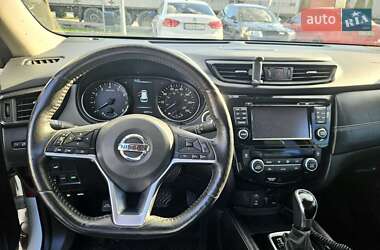 Внедорожник / Кроссовер Nissan Rogue 2017 в 