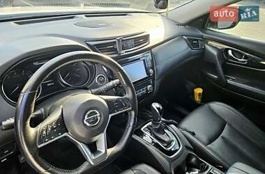 Внедорожник / Кроссовер Nissan Rogue 2017 в 