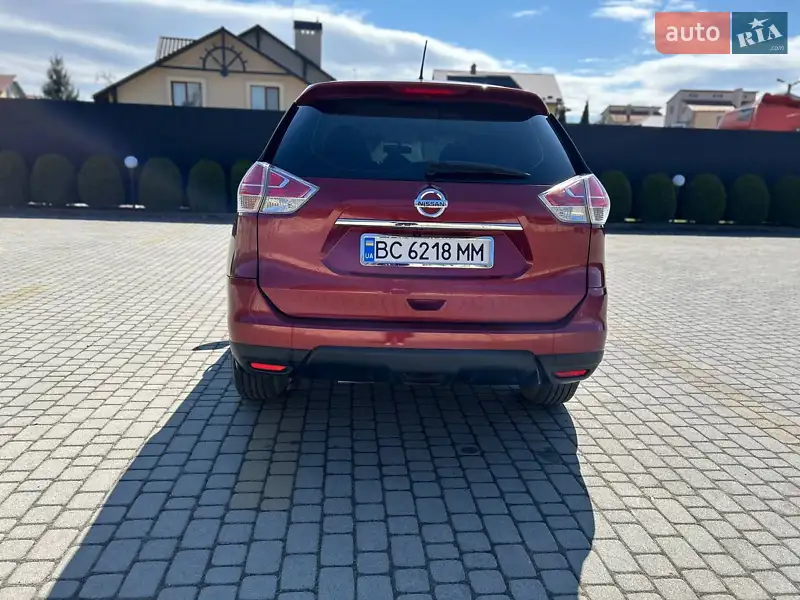 Позашляховик / Кросовер Nissan Rogue 2015 в 