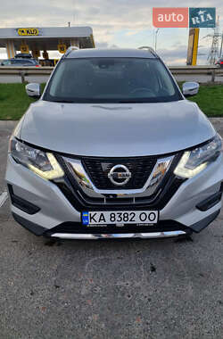 Позашляховик / Кросовер Nissan Rogue 2018 в 