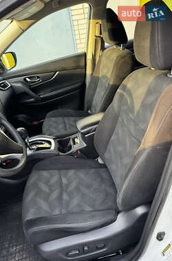 Внедорожник / Кроссовер Nissan Rogue 2014 в 
