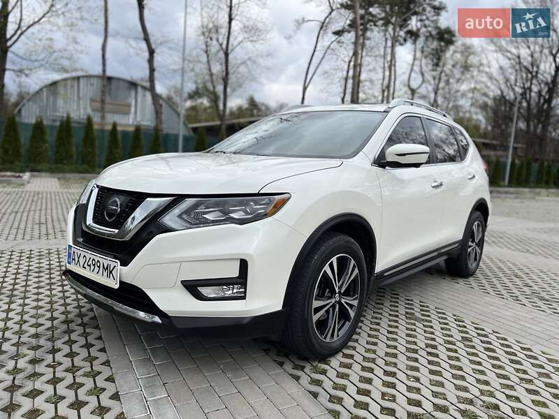 Внедорожник / Кроссовер Nissan Rogue 2017 в Харькове