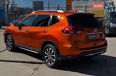 Внедорожник / Кроссовер Nissan Rogue 2017 в 
