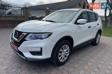 Позашляховик / Кросовер Nissan Rogue 2019 в 