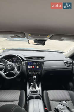Внедорожник / Кроссовер Nissan Rogue 2018 в 