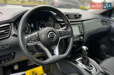 Позашляховик / Кросовер Nissan Rogue 2017 в 