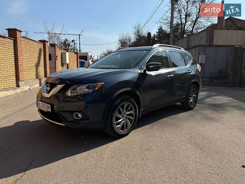 Внедорожник / Кроссовер Nissan Rogue 2015 в 