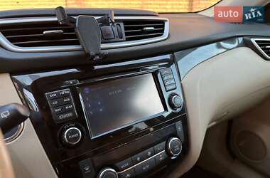 Внедорожник / Кроссовер Nissan Rogue 2015 в 