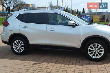 Внедорожник / Кроссовер Nissan Rogue 2019 в 