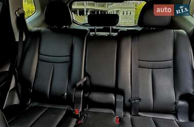 Внедорожник / Кроссовер Nissan Rogue 2017 в 