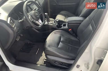 Внедорожник / Кроссовер Nissan Rogue 2018 в 