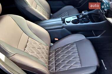 Внедорожник / Кроссовер Nissan Rogue 2022 в 