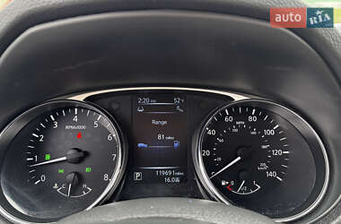 Внедорожник / Кроссовер Nissan Rogue 2013 в 