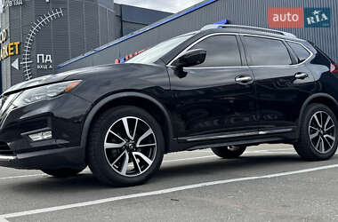 Внедорожник / Кроссовер Nissan Rogue 2017 в 