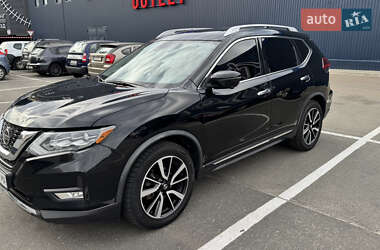 Внедорожник / Кроссовер Nissan Rogue 2017 в 