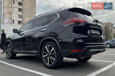 Внедорожник / Кроссовер Nissan Rogue 2017 в 