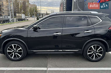 Внедорожник / Кроссовер Nissan Rogue 2017 в 