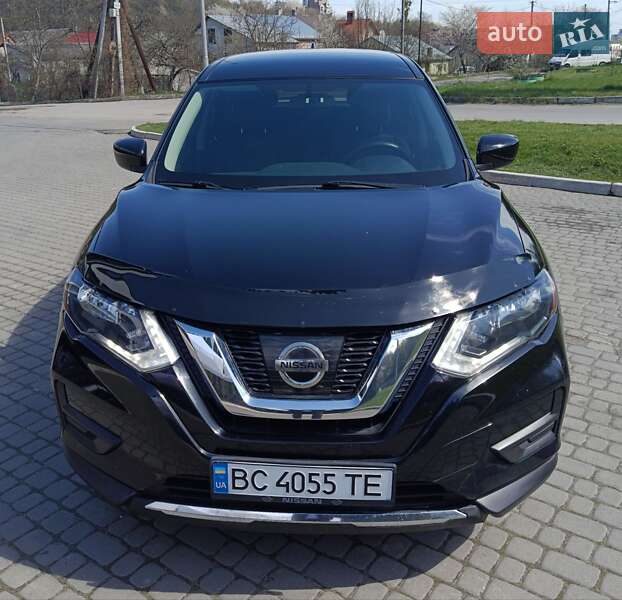 Внедорожник / Кроссовер Nissan Rogue 2017 в 