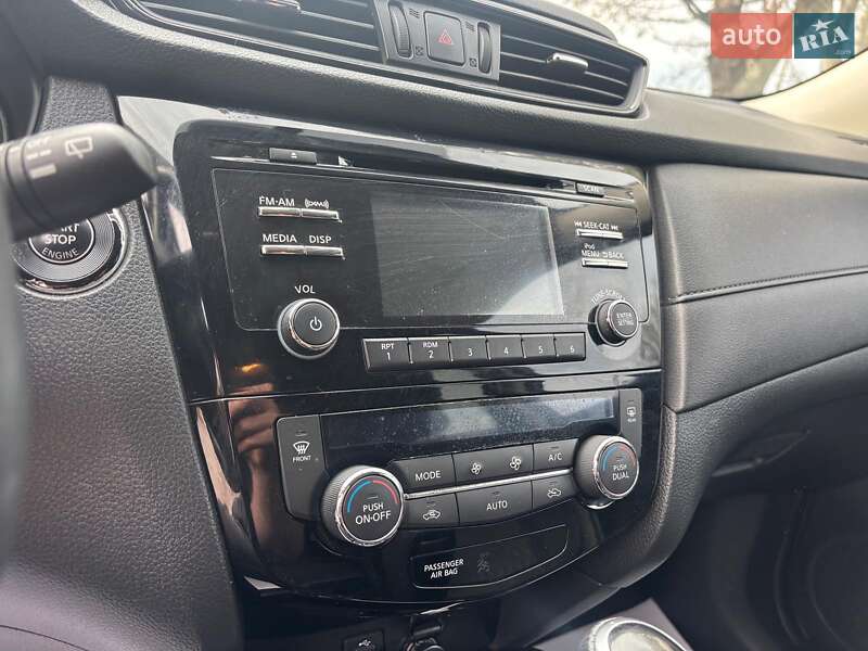 Внедорожник / Кроссовер Nissan Rogue 2017 в Запорожье