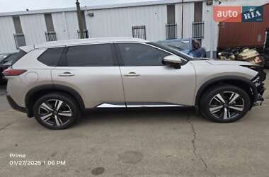 Внедорожник / Кроссовер Nissan Rogue 2023 в 