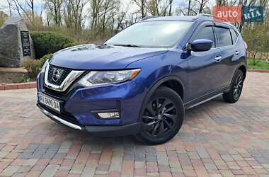 Внедорожник / Кроссовер Nissan Rogue 2018 в 