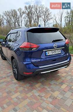 Внедорожник / Кроссовер Nissan Rogue 2018 в 