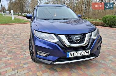 Внедорожник / Кроссовер Nissan Rogue 2018 в 