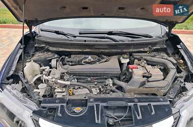 Внедорожник / Кроссовер Nissan Rogue 2018 в 