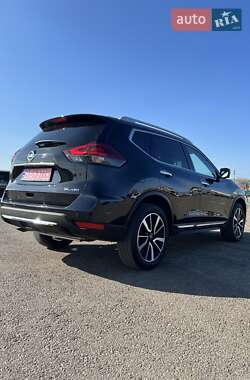 Внедорожник / Кроссовер Nissan Rogue 2020 в 