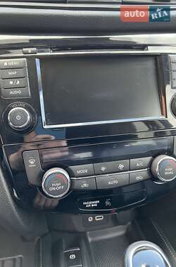 Внедорожник / Кроссовер Nissan Rogue 2020 в 