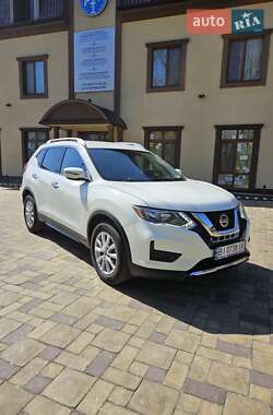 Внедорожник / Кроссовер Nissan Rogue 2019 в 