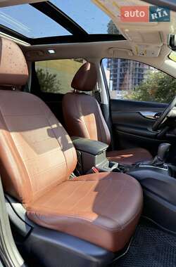 Внедорожник / Кроссовер Nissan Rogue 2018 в 