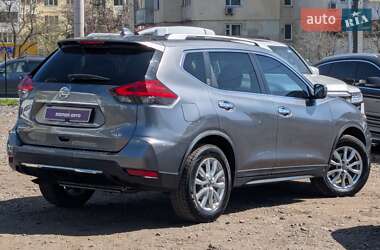 Внедорожник / Кроссовер Nissan Rogue 2017 в 