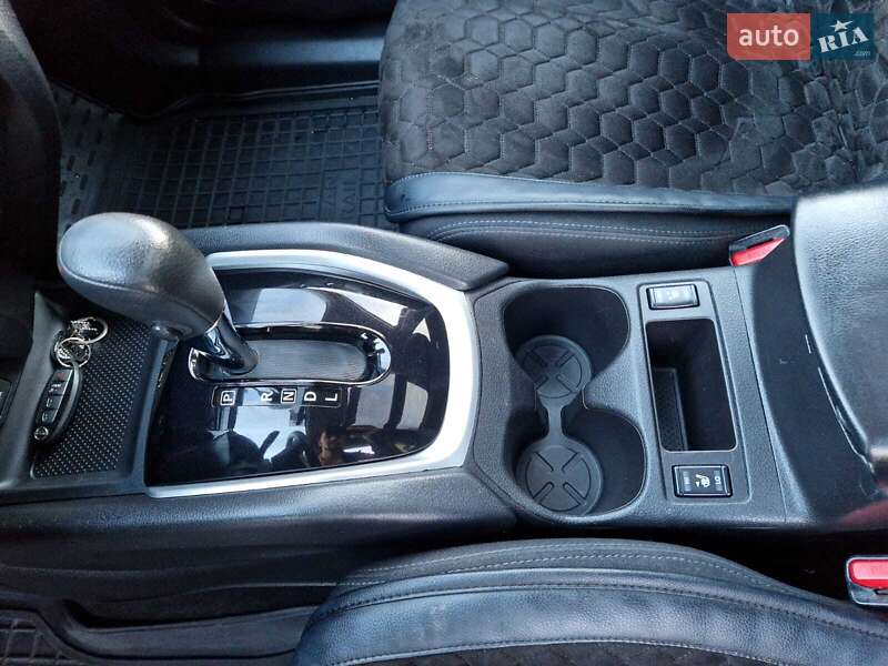 Позашляховик / Кросовер Nissan Rogue 2014 в Тернополі фото 23 Позашляховик / Кросовер Nissan Rogue 2014 в Тернополі