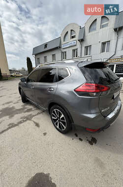 Внедорожник / Кроссовер Nissan Rogue 2017 в 