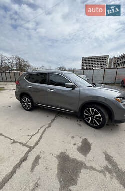 Внедорожник / Кроссовер Nissan Rogue 2017 в 