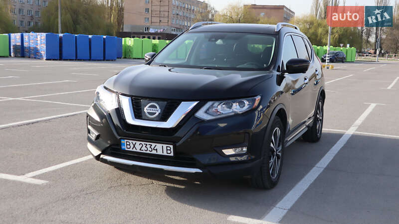 Внедорожник / Кроссовер Nissan Rogue 2016 в Каменец-Подольском