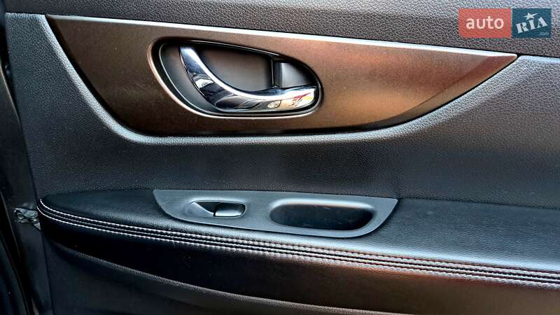 Внедорожник / Кроссовер Nissan Rogue 2015 в Днепре