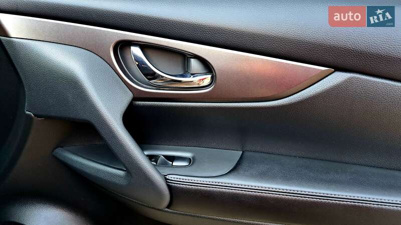 Внедорожник / Кроссовер Nissan Rogue 2015 в Днепре