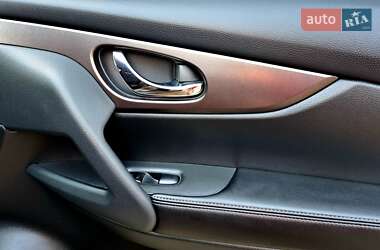 Внедорожник / Кроссовер Nissan Rogue 2015 в 