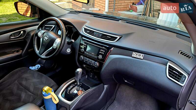 Внедорожник / Кроссовер Nissan Rogue 2015 в Днепре