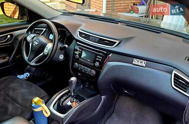 Внедорожник / Кроссовер Nissan Rogue 2015 в 