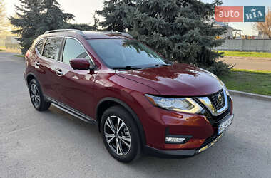 Внедорожник / Кроссовер Nissan Rogue 2017 в 