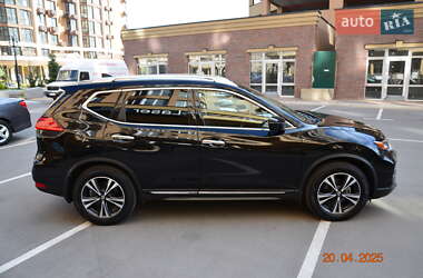 Внедорожник / Кроссовер Nissan Rogue 2017 в 
