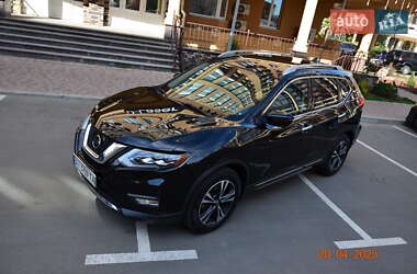 Внедорожник / Кроссовер Nissan Rogue 2017 в 