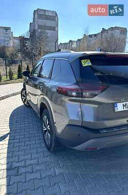 Внедорожник / Кроссовер Nissan Rogue 2022 в 