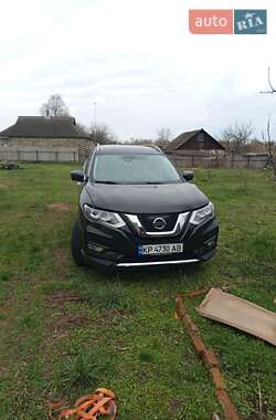 Внедорожник / Кроссовер Nissan Rogue 2018 в 