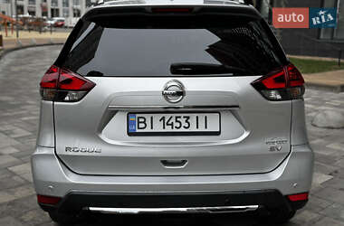 Внедорожник / Кроссовер Nissan Rogue 2018 в 